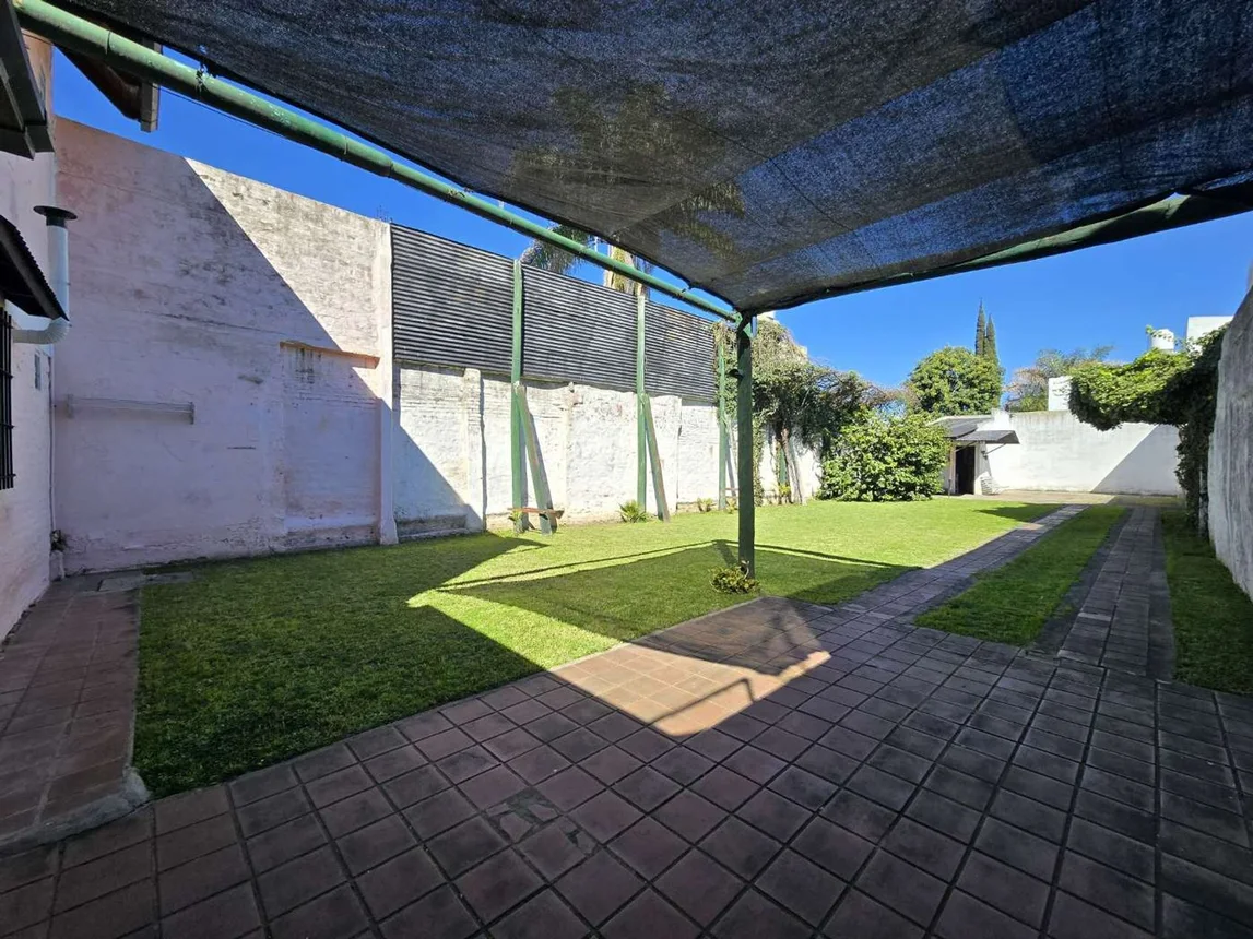 Casa en venta en Banfield, foto 2
