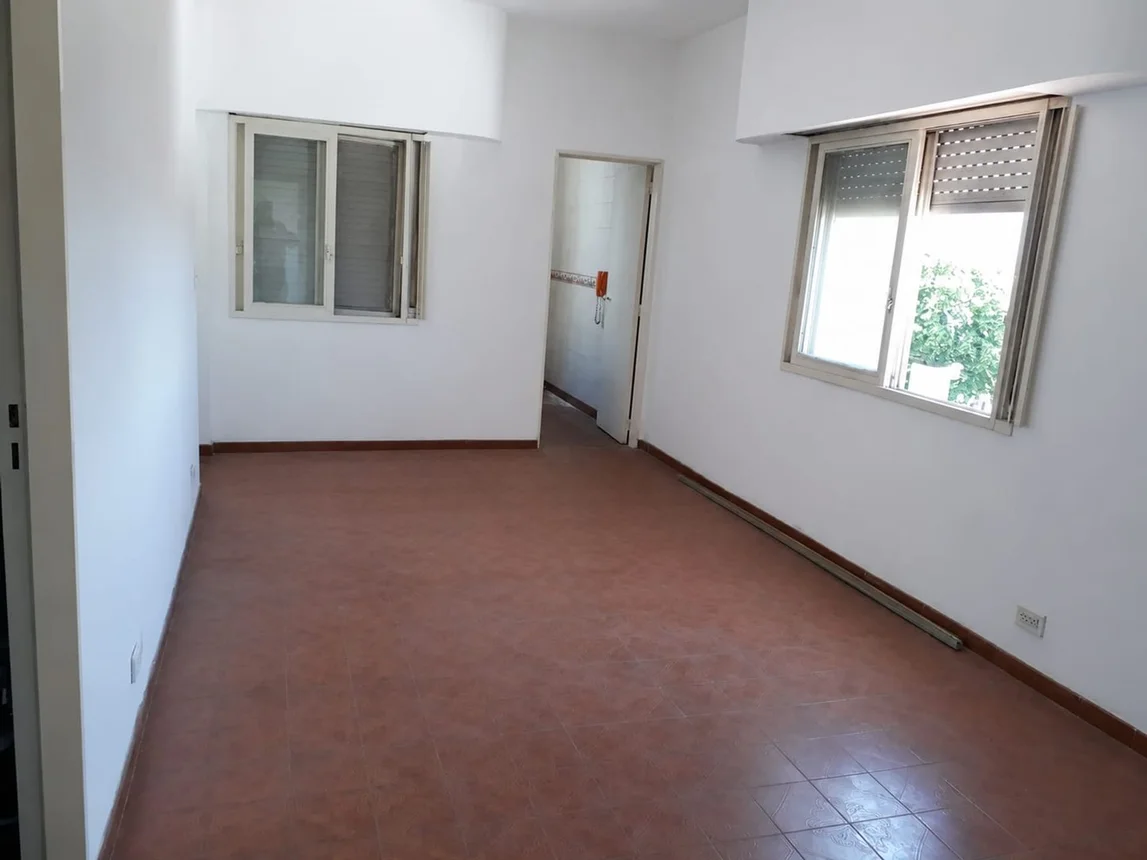 Departamento de 2 ambientes en venta en Caseros, Avenida Mitre 4600