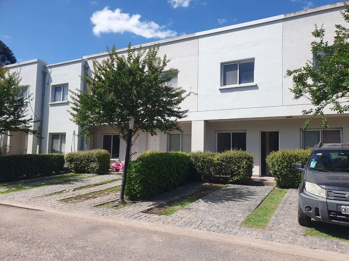 Casa dúplex en alquiler en Villa Rosa, Chubut 1100