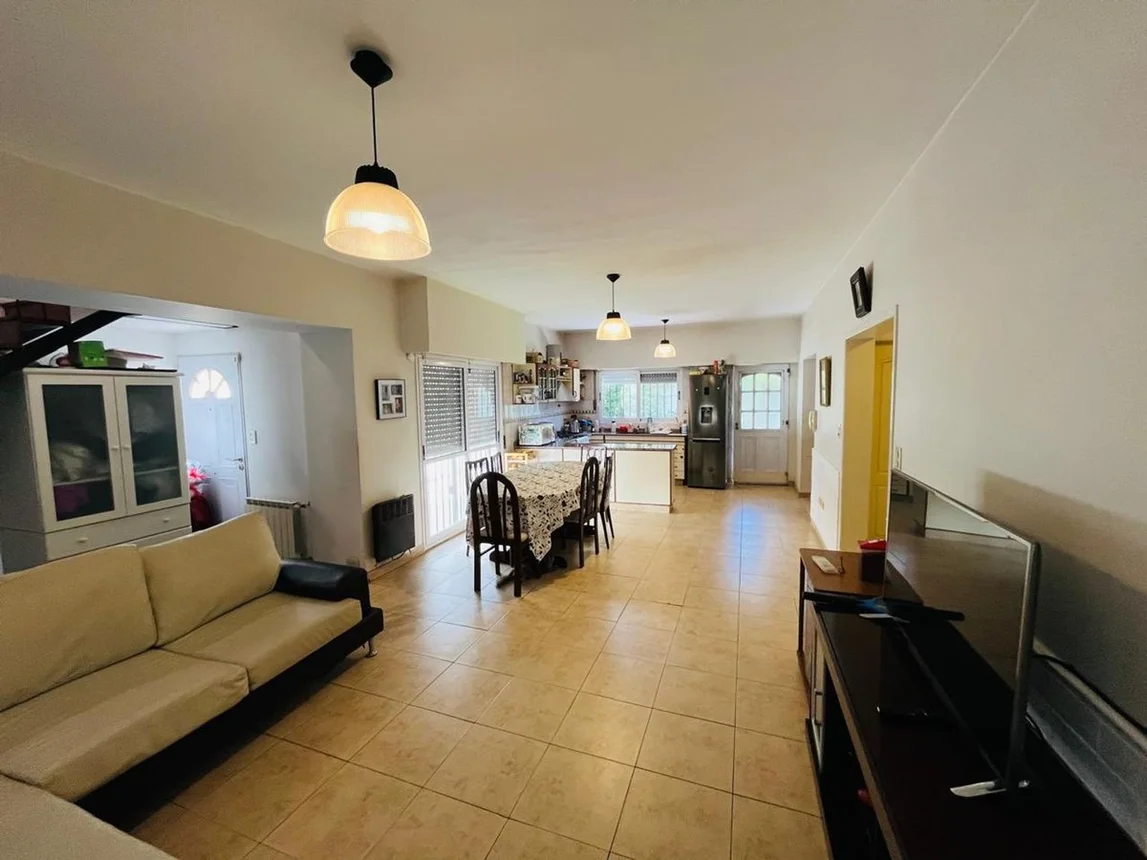 Casa de 5 ambientes en venta en José Mármol, Granville 400, foto 2