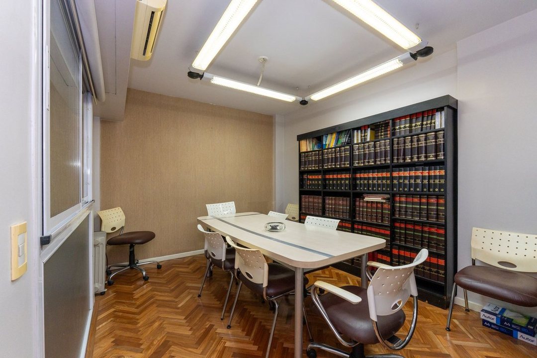 OFICINA EN VENTA EN TRIBUNALES