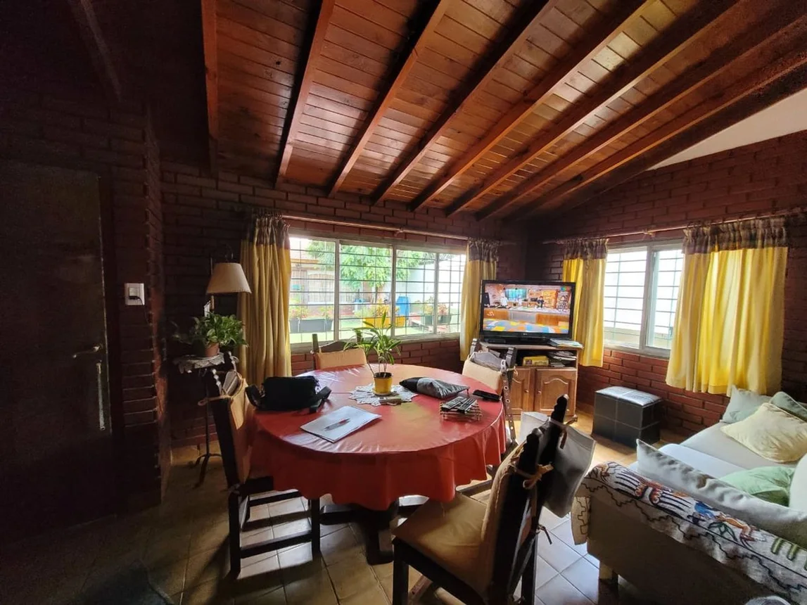 Casa de 6 ambientes en venta en Lomas de Zamora, Falucho 1000, foto 2