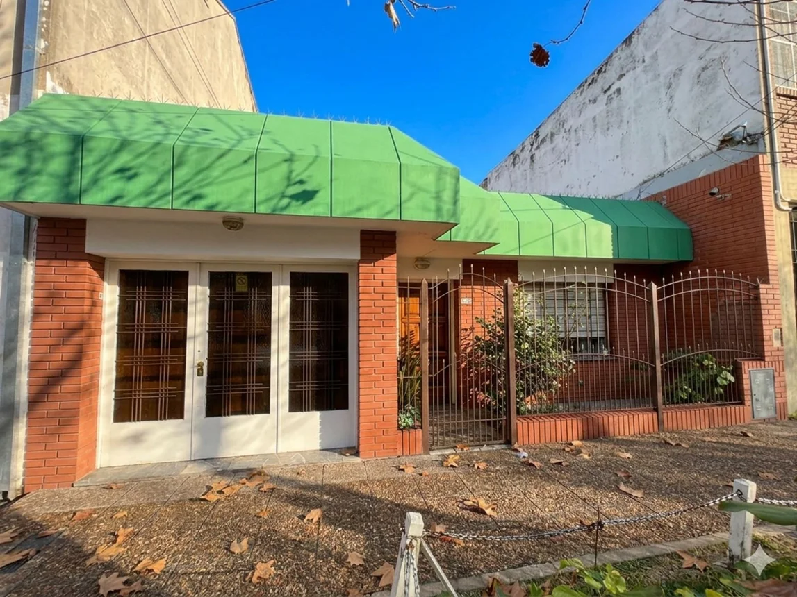 Casa para dos familias en quilmes oeste. permuta, foto 1