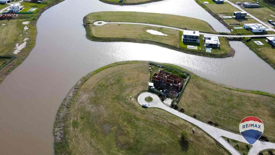 3b04d982 12f1 41fc a25e 642e0eb727c7