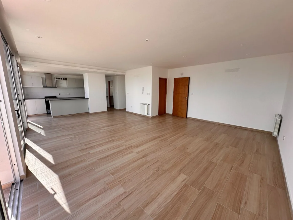 Piso de 4 ambientes en venta en La Plata, 12 E/ 42 y 43 500, foto 3