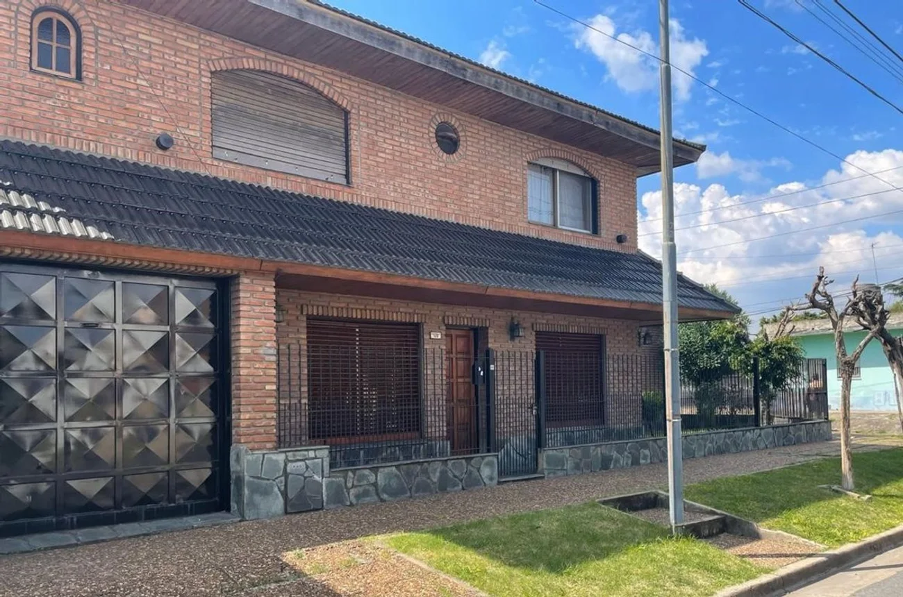 Casa de 4 ambientes en venta en Villa Tesei, Florencia Nightingale 100