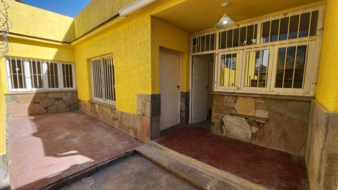 Venta casa en 6° Sección a pasos de Parque Central