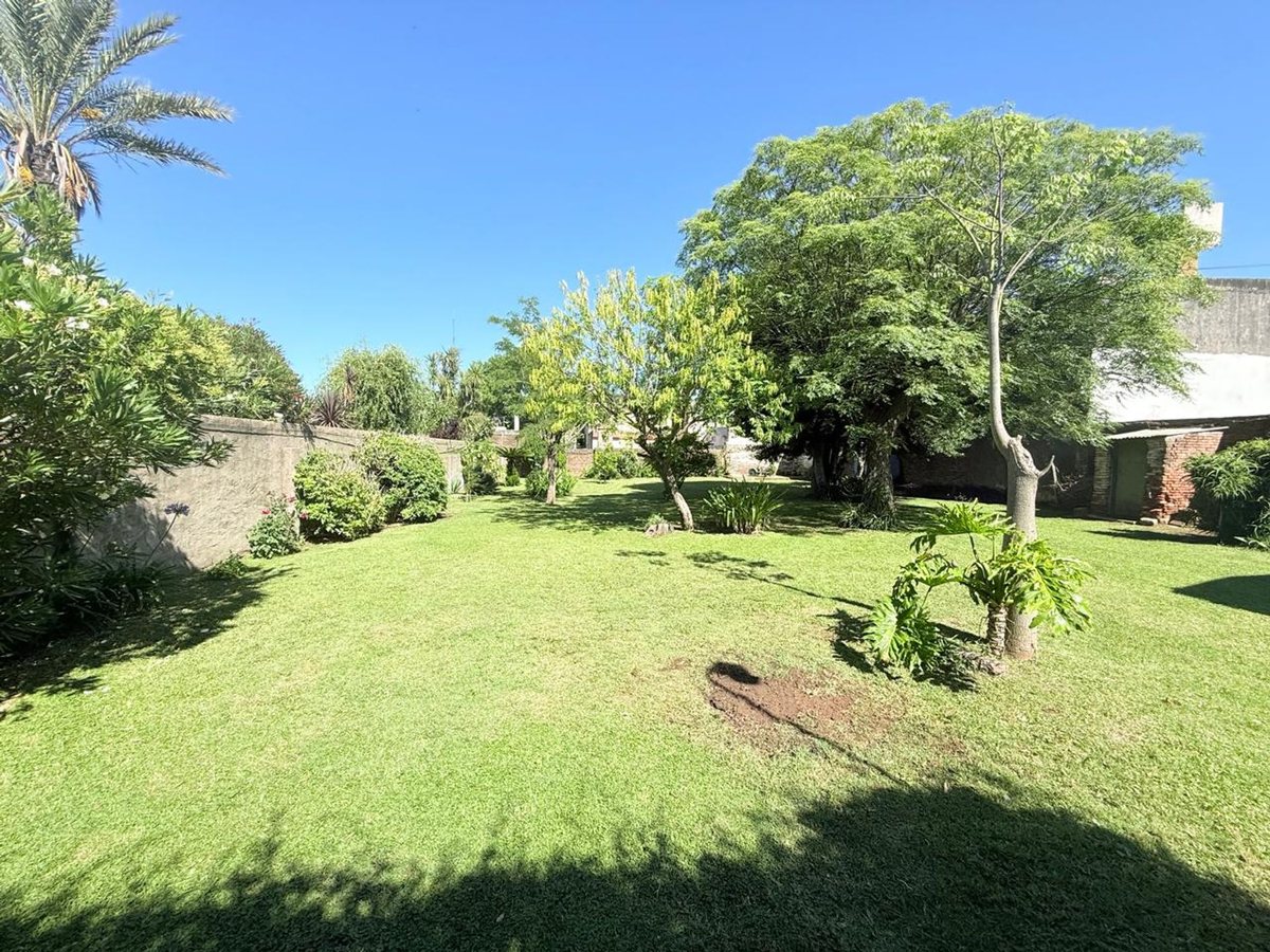 Foto 31 — CASA EN VENTA EN PERGAMINO CON PARQUE Y GALPON