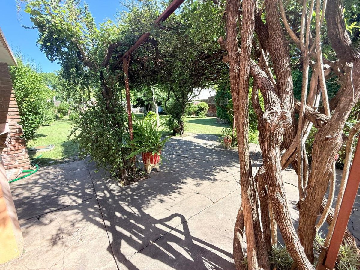 Foto 24 — CASA EN VENTA EN PERGAMINO CON PARQUE Y GALPON