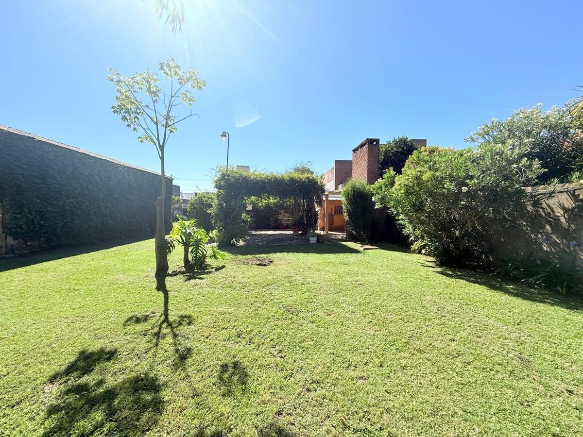 Foto 29 — CASA EN VENTA EN PERGAMINO CON PARQUE Y GALPON