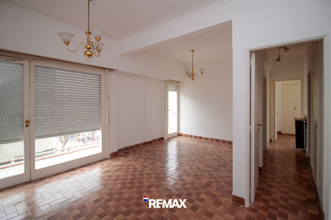 DEPARTAMENTO 2 DORMITORIOS, COCHERA Y BALCON