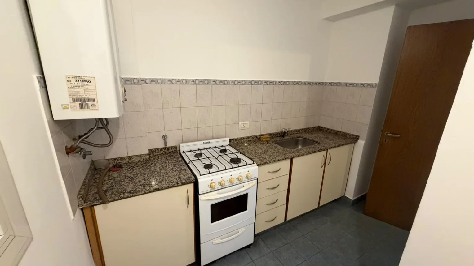Departamento de 4 ambientes en alquiler en Córdoba, Ituzaingó 600, foto 2