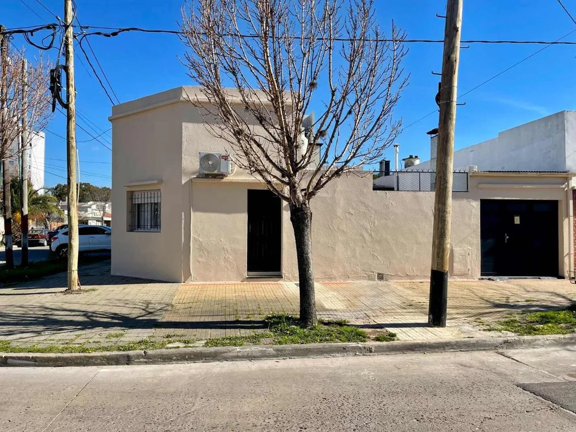 Casa en venta en La Plata, foto 2