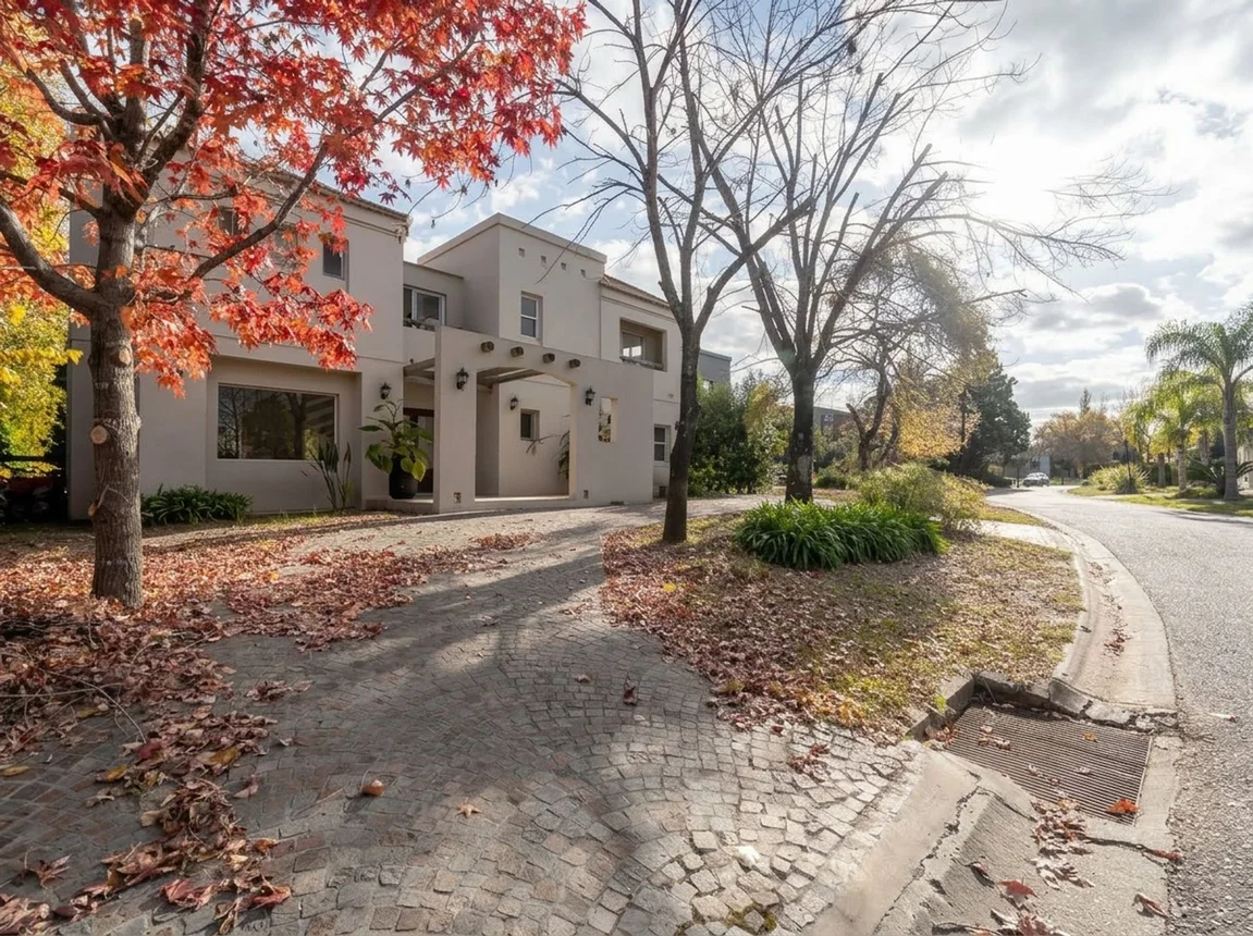 Casa de 6 ambientes en venta en Villa Rosa, R Caamaño 600
