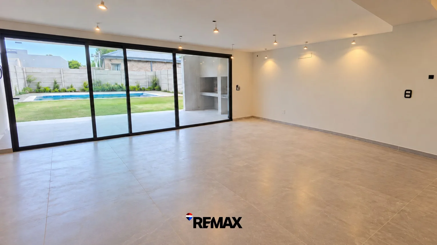 Casa dúplex de 4 ambientes en venta en Bahía Blanca, Las Heras 2600