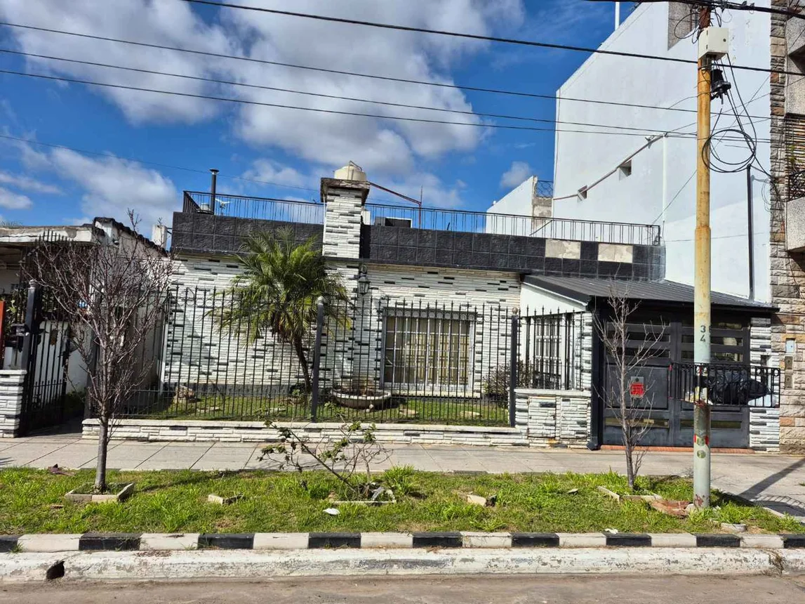 Casa de 6 ambientes en venta en Ciudadela, Teniente Coronel Manuel Besares 3800