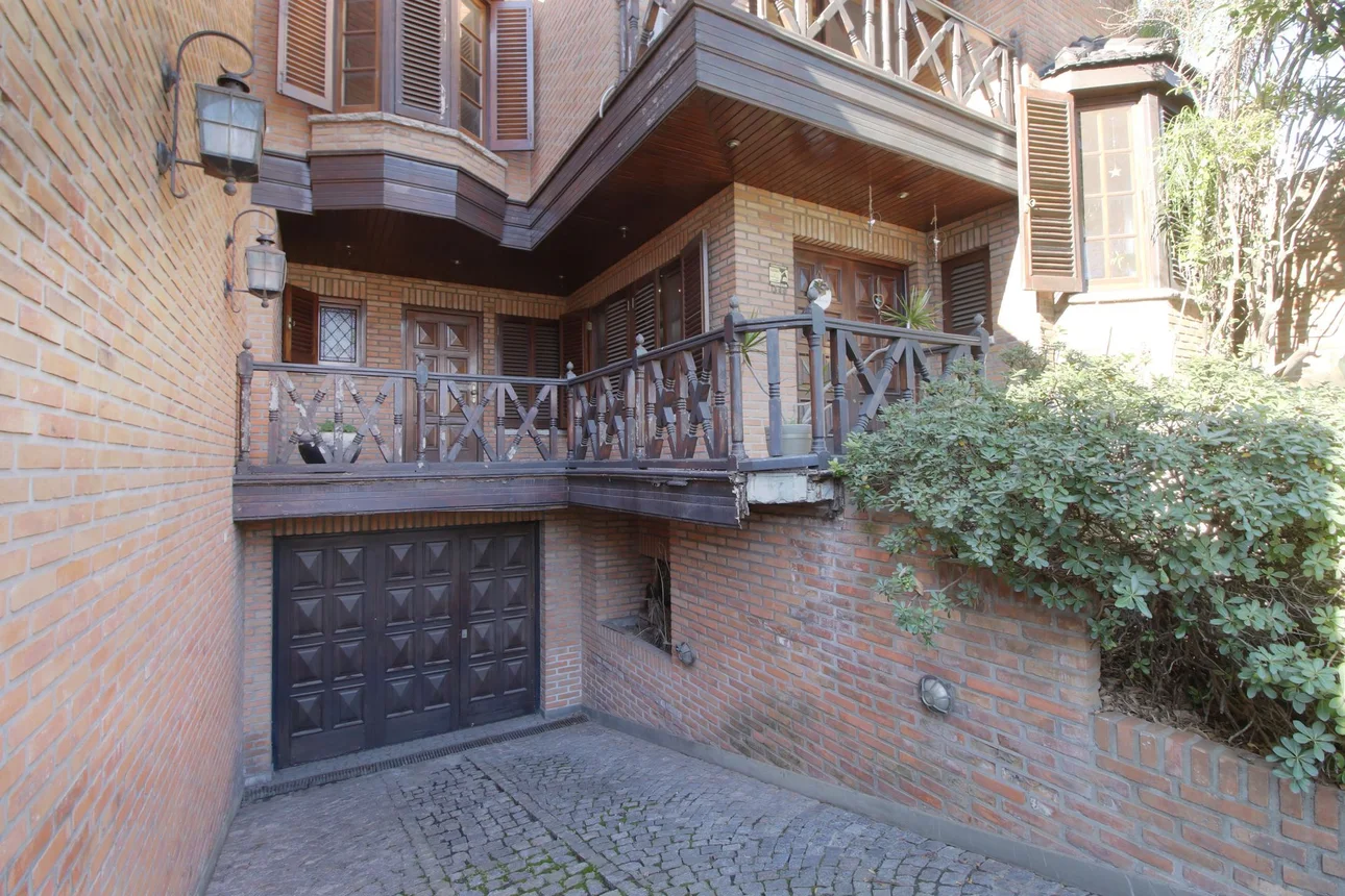 Casa de 5 ambientes en venta en San Antonio de Padua, Chaco 300
