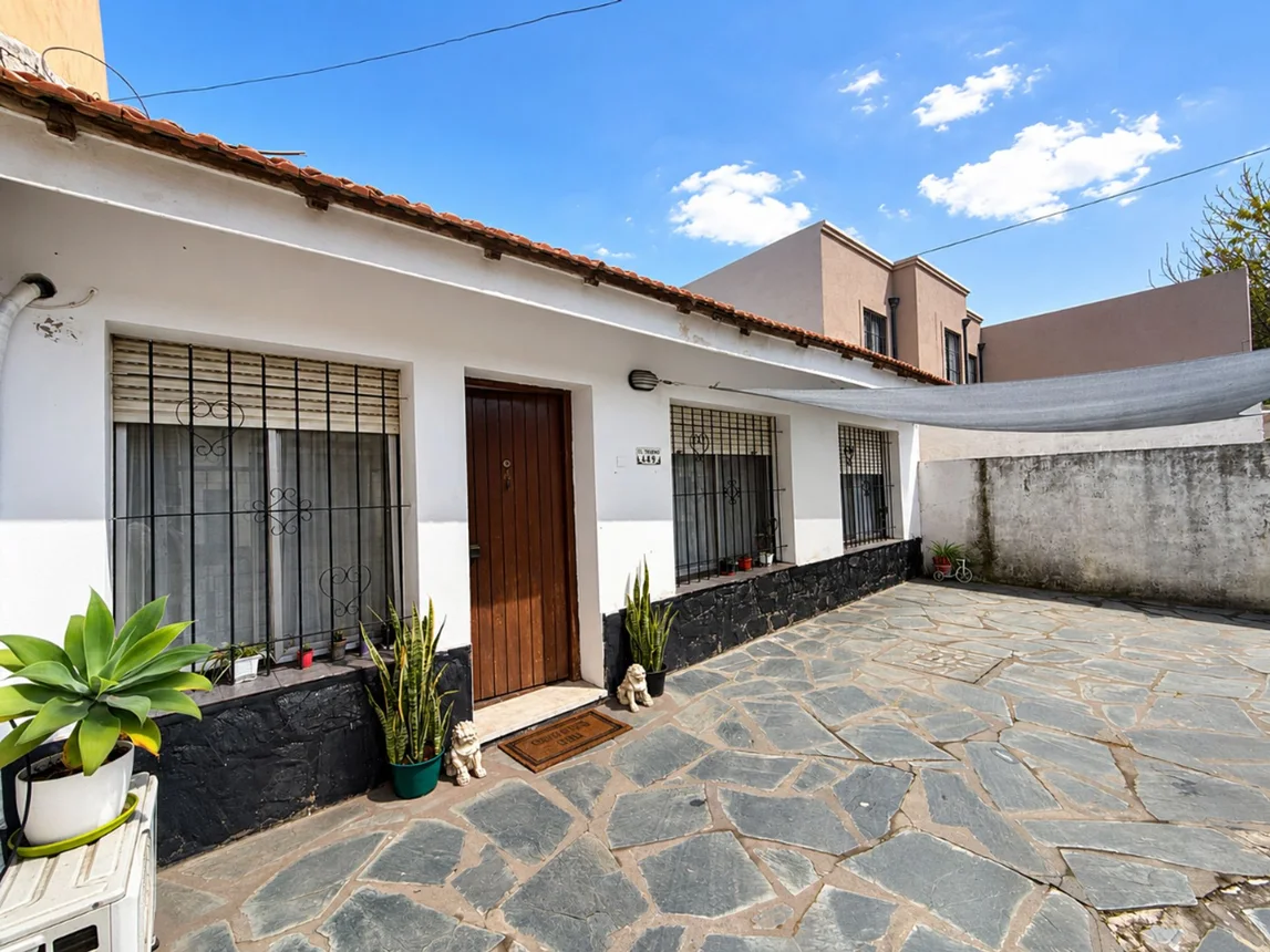 Casa de 4 ambientes en venta en San Antonio de Padua, El Triunfo 400