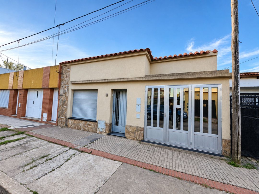 VENTA CASA A RECICLAR 2 DORMIS. TERRENO DE 400M2