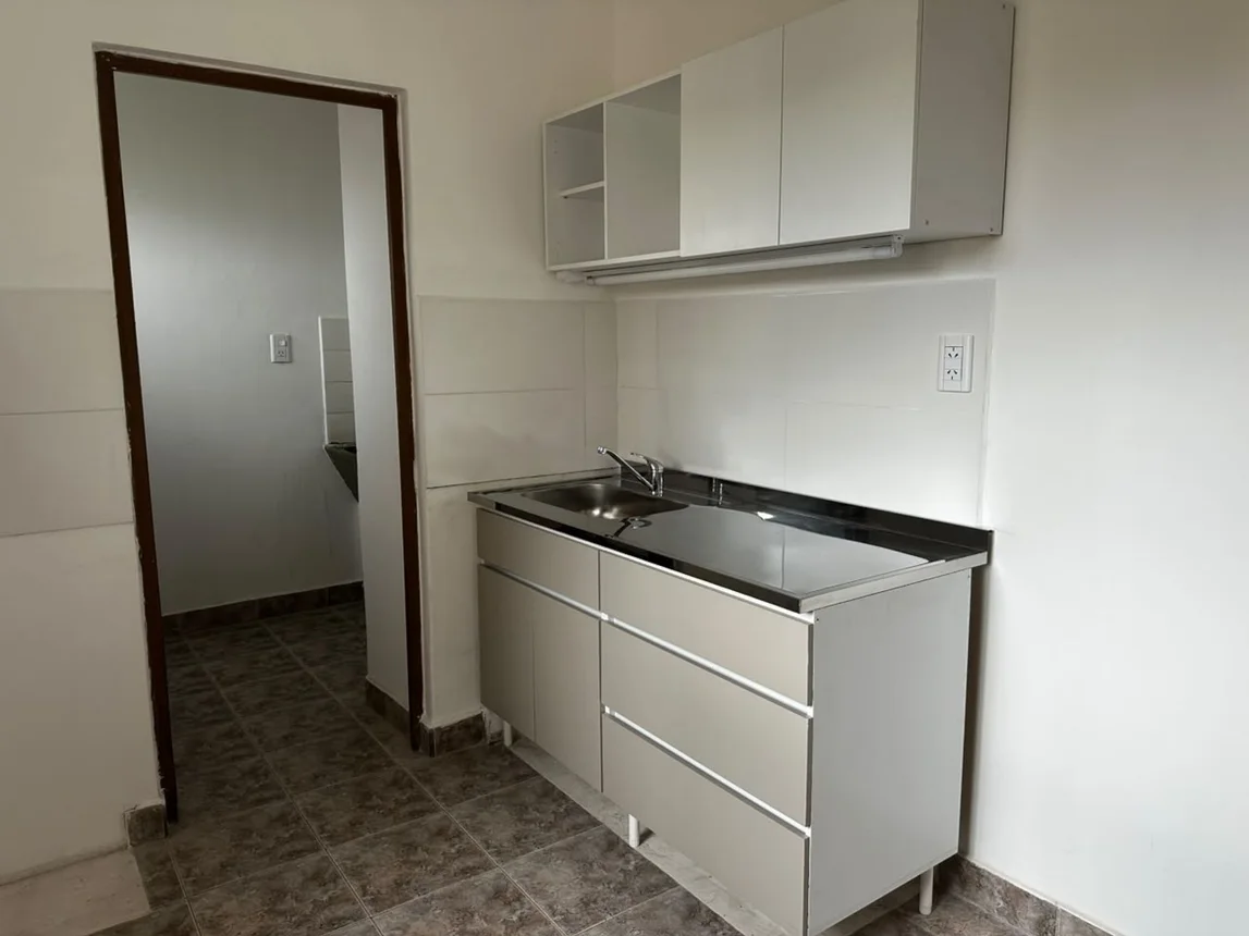 Departamento de 4 ambientes en alquiler en Salta, Zona Sur. Barrio Docente 0, foto 2