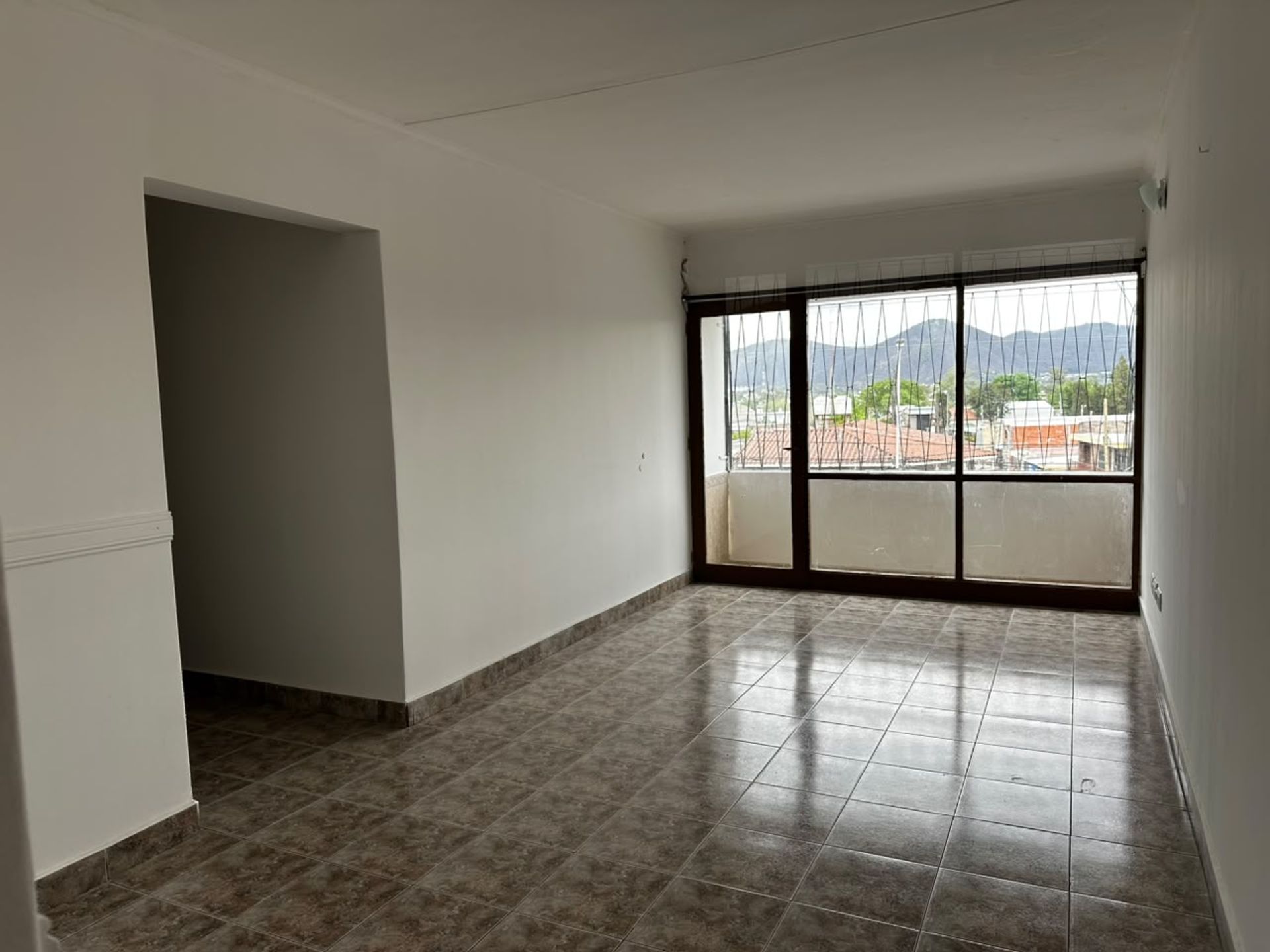 ALQUILER DEPTO 3 DORM BARRIO DOCENTE ZONA SUR - foto 3