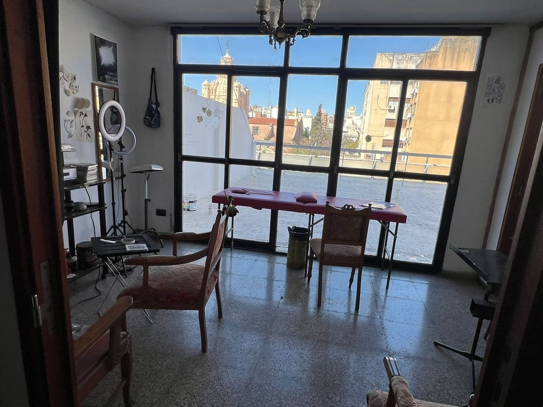 EN VENTA OFICINA EN BARRIO CENTRO