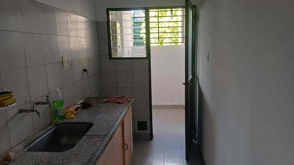 DEPARTAMENTO VENTA EN B° JUAN PABLO II ZONA SUR - foto 5
