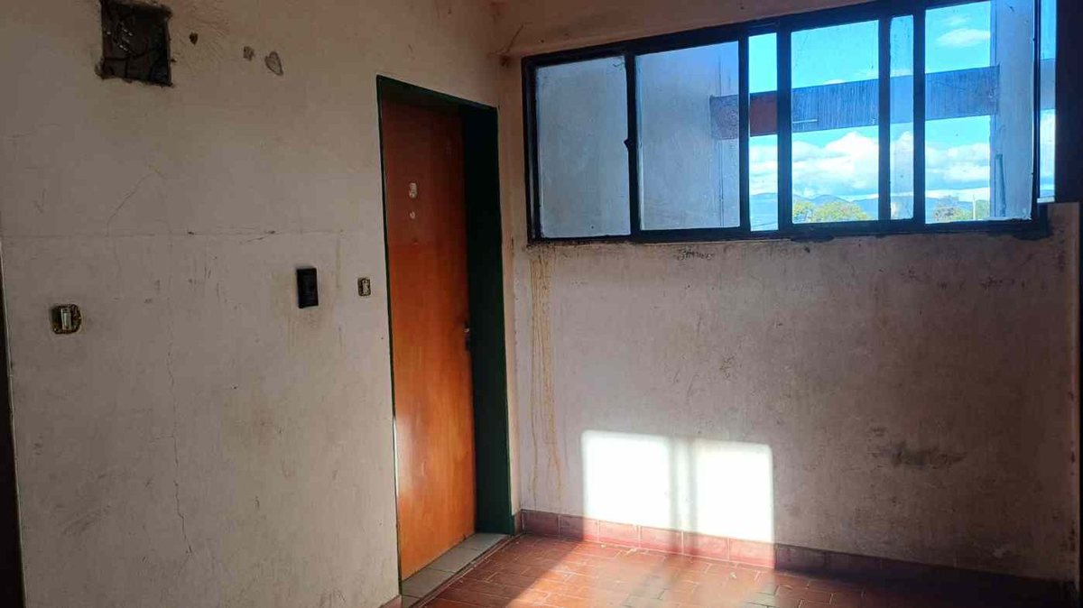 DEPARTAMENTO VENTA EN B° JUAN PABLO II ZONA SUR - foto 2
