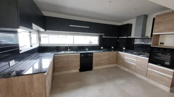 CASA 4 DORMITORIOS 3 BAÑOS B° LAR DE BOEDO CENTRAL