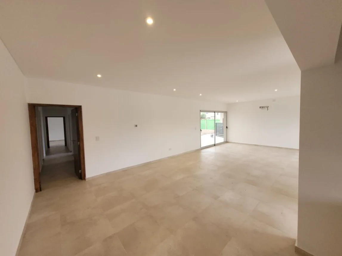 Casa 3 dormitorios 2 baños b° gardens, foto 1