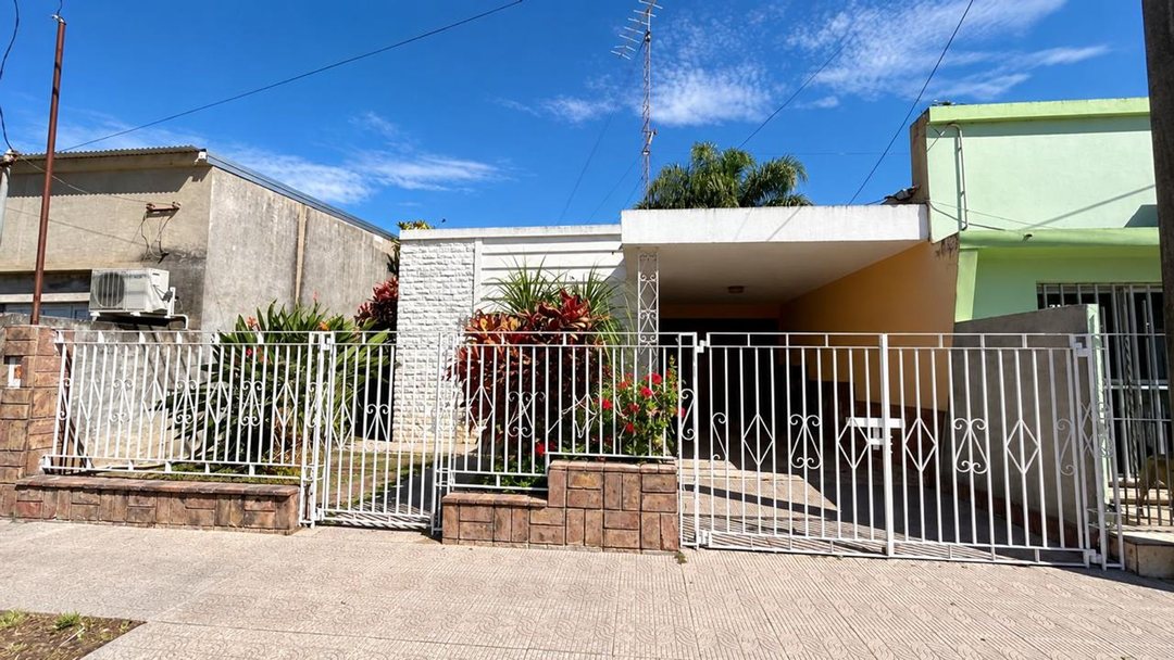 ALQUILER CASA EN SAN CARLOS NORTE