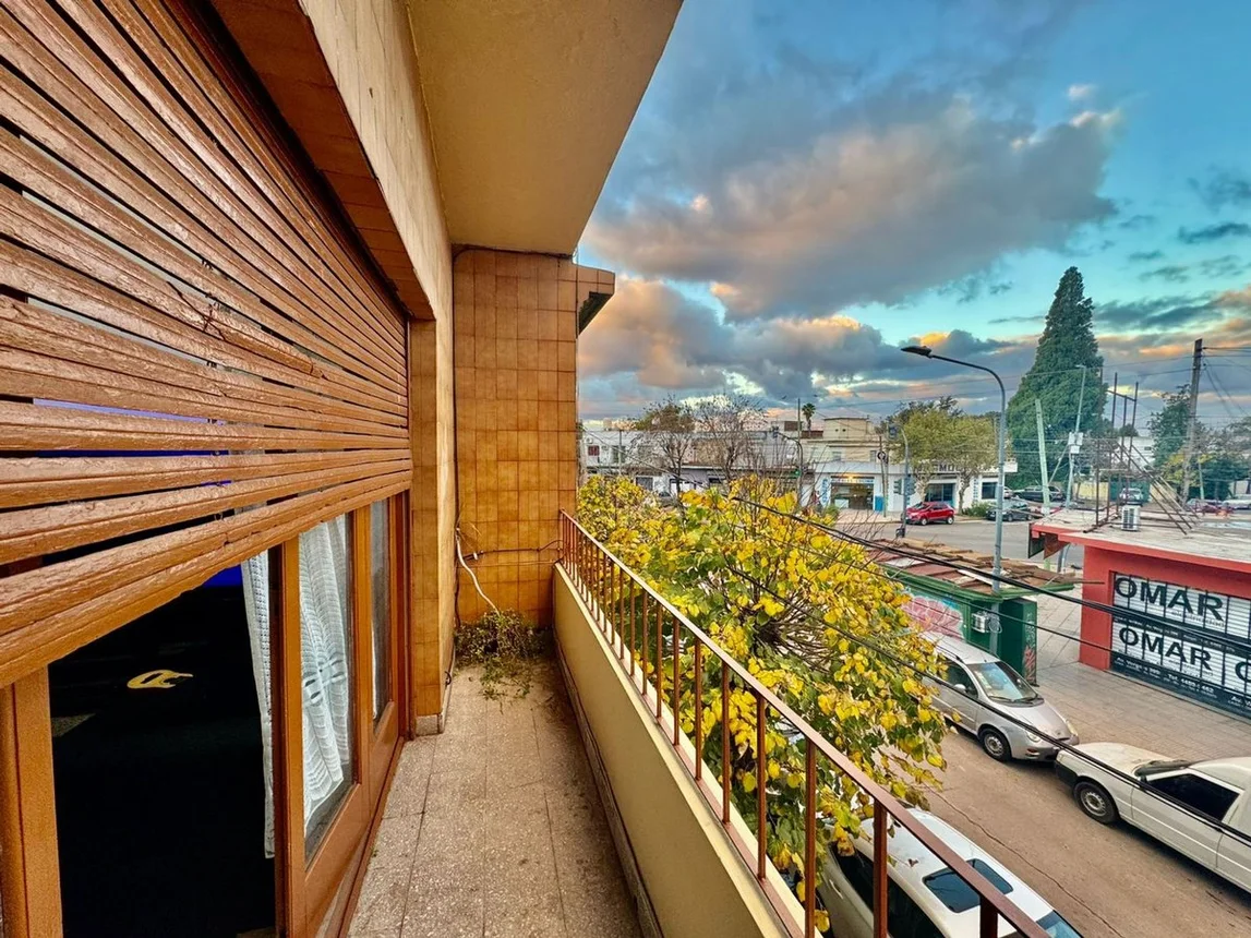 Dúplex de 4 ambientes en venta en Villa Tesei, Gluck 3000, foto 4