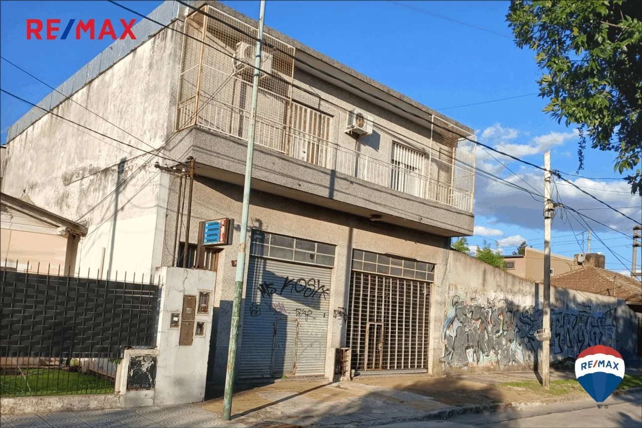 Casa de 3 ambientes en venta en San Antonio de Padua, Independencia 900