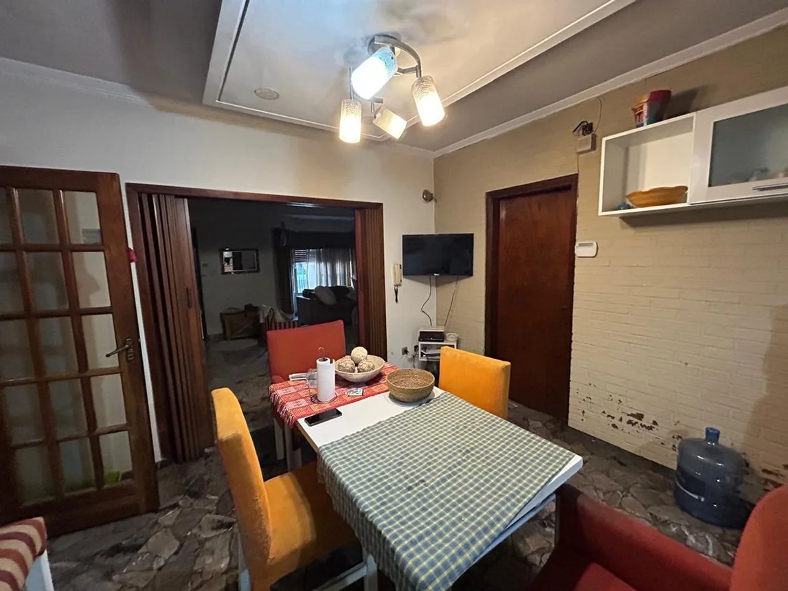 Casa en venta en Villa Luzuriaga, foto 5