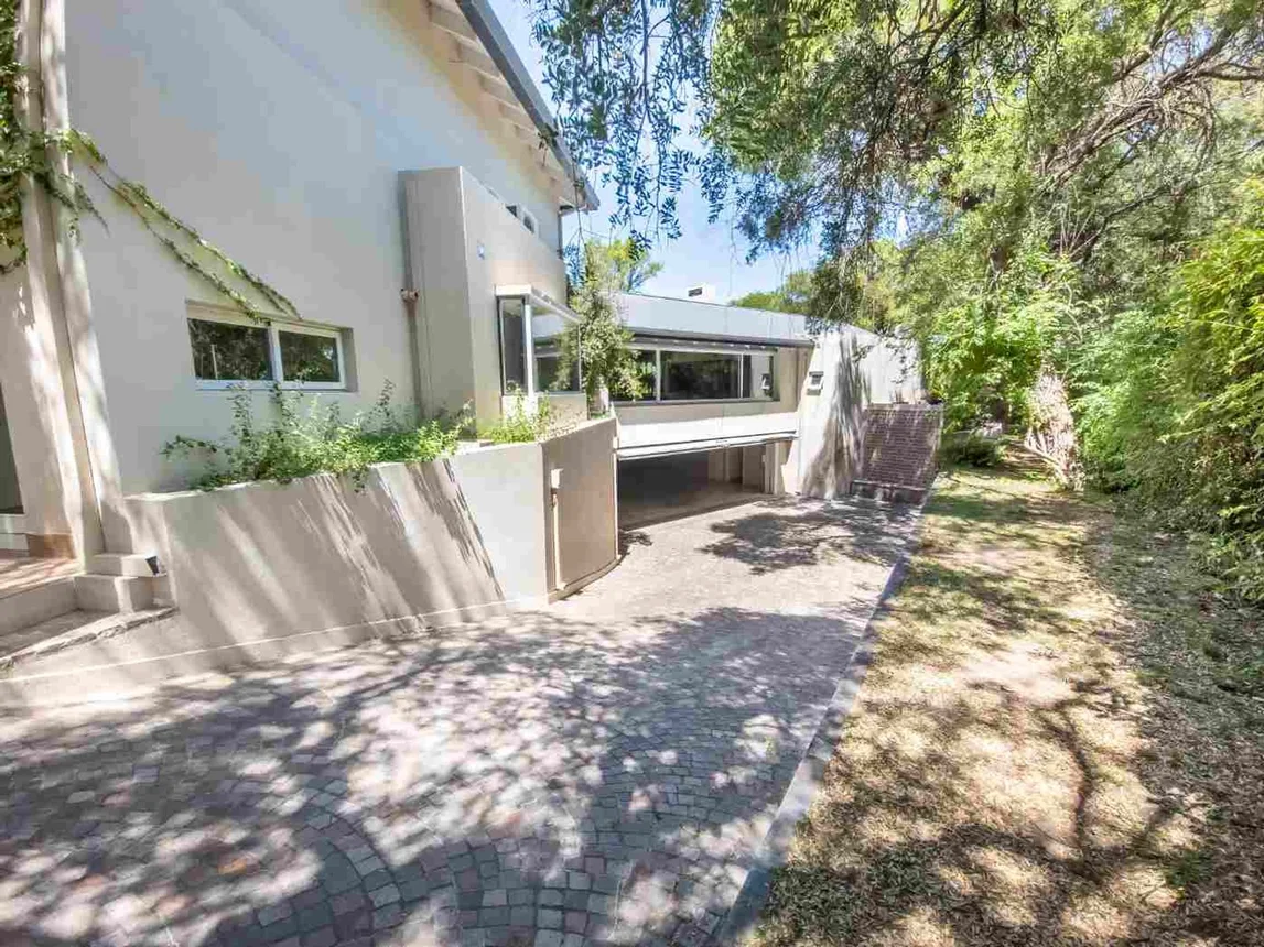 Casa de 15 ambientes en alquiler en Córdoba, Avenida Ejército Argentino 9500, foto 3