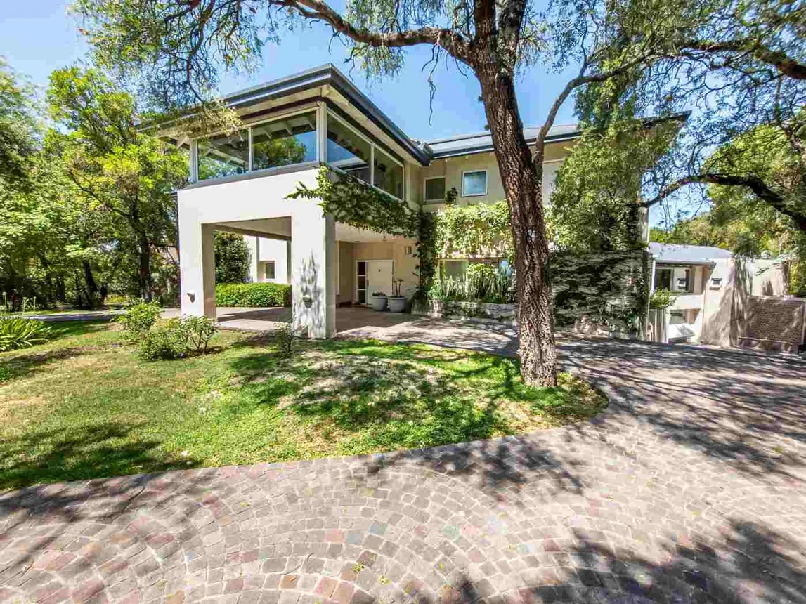 Casa de 15 ambientes en alquiler en Córdoba, Avenida Ejército Argentino 9500