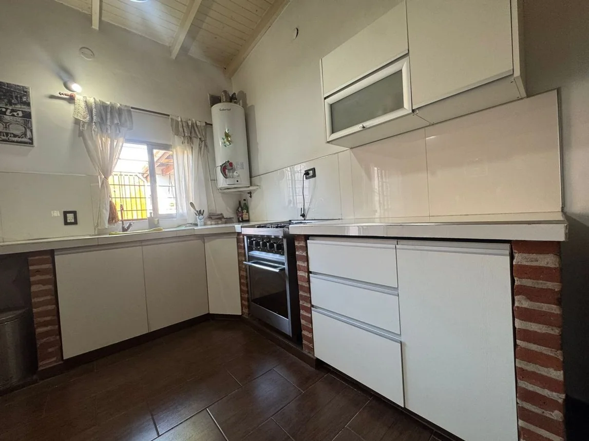 Casa en venta en Temperley, foto 2