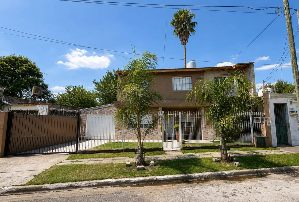 Casa de 8 ambientes en venta en Merlo, 9 de Julio 2600