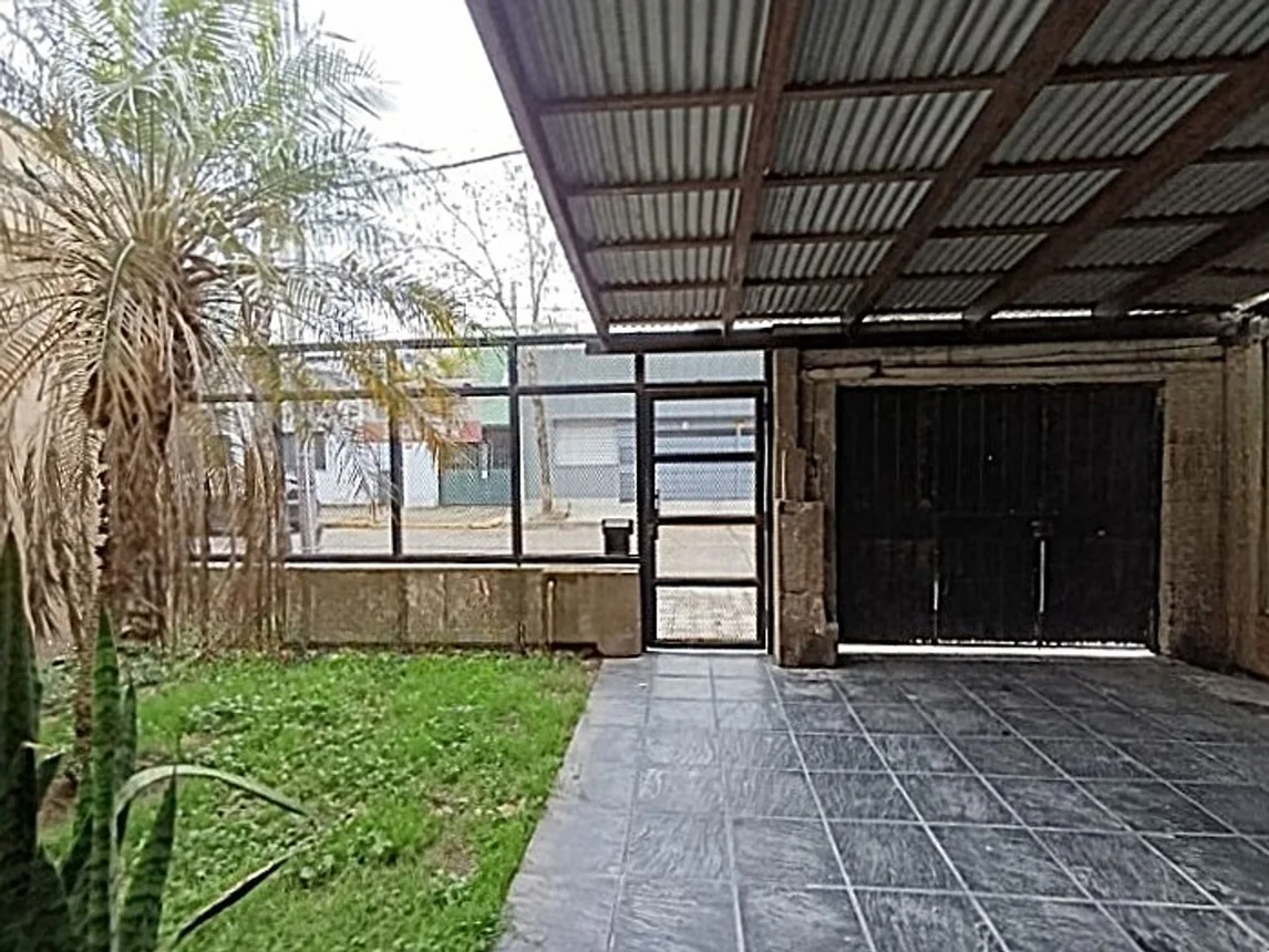 Venta casa + departamento cochera jardin, foto 5