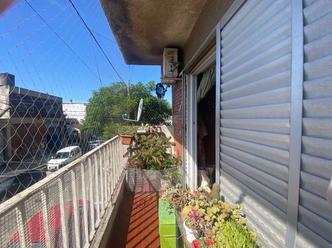 Departamento de 2 ambientes en venta en Lomas del Mirador, Gaboto 200