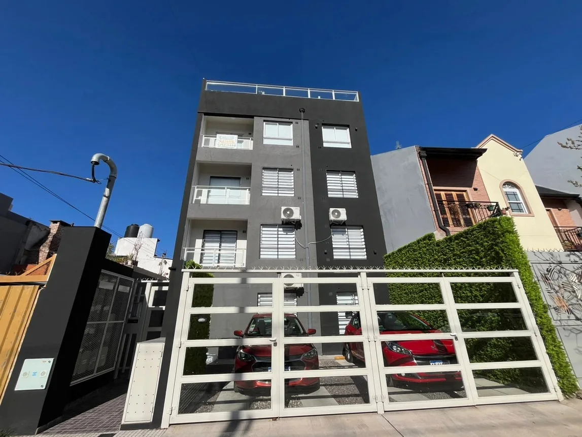 Departamento de 2 ambientes en venta en Villa Luzuriaga, Entre Ríos 1700