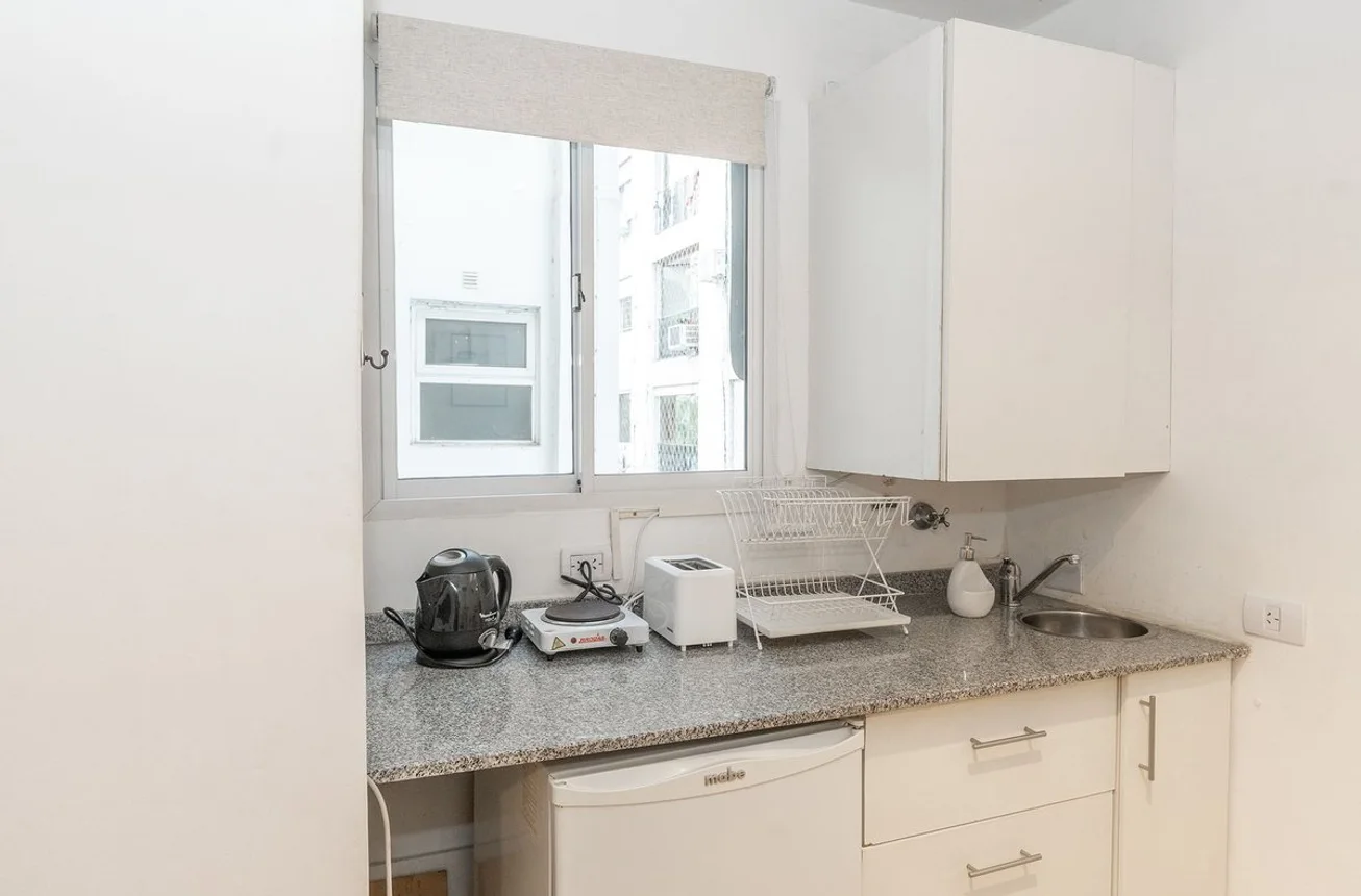 Departamento de 2 ambientes en alquiler en Recoleta, Av. Quintana 200, foto 4