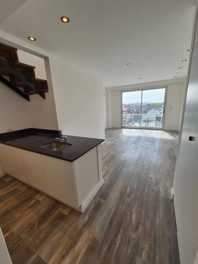 Dúplex de 2 ambientes en venta en Valentín Alsina, Avenida Tte Gral Juan Domingo Perón 2800