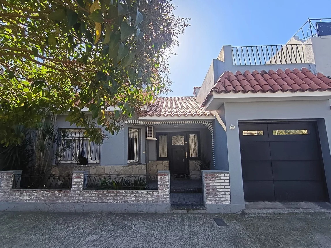Casa en venta en Banfield, foto 3