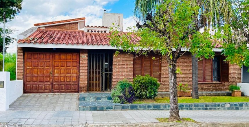 Imagen VENTA CASA URCA 3 DORM + ALTILLO- Conocé nuestras propiedades