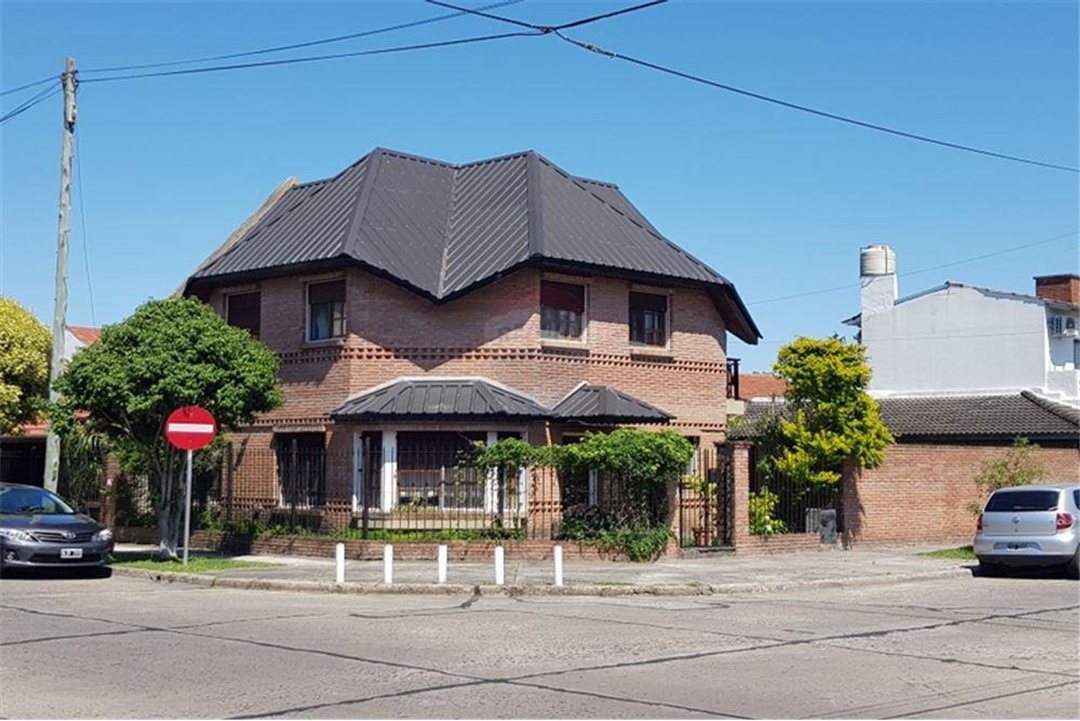 Casa 5 amb en Venta en Villa Adelina jardín y pile
