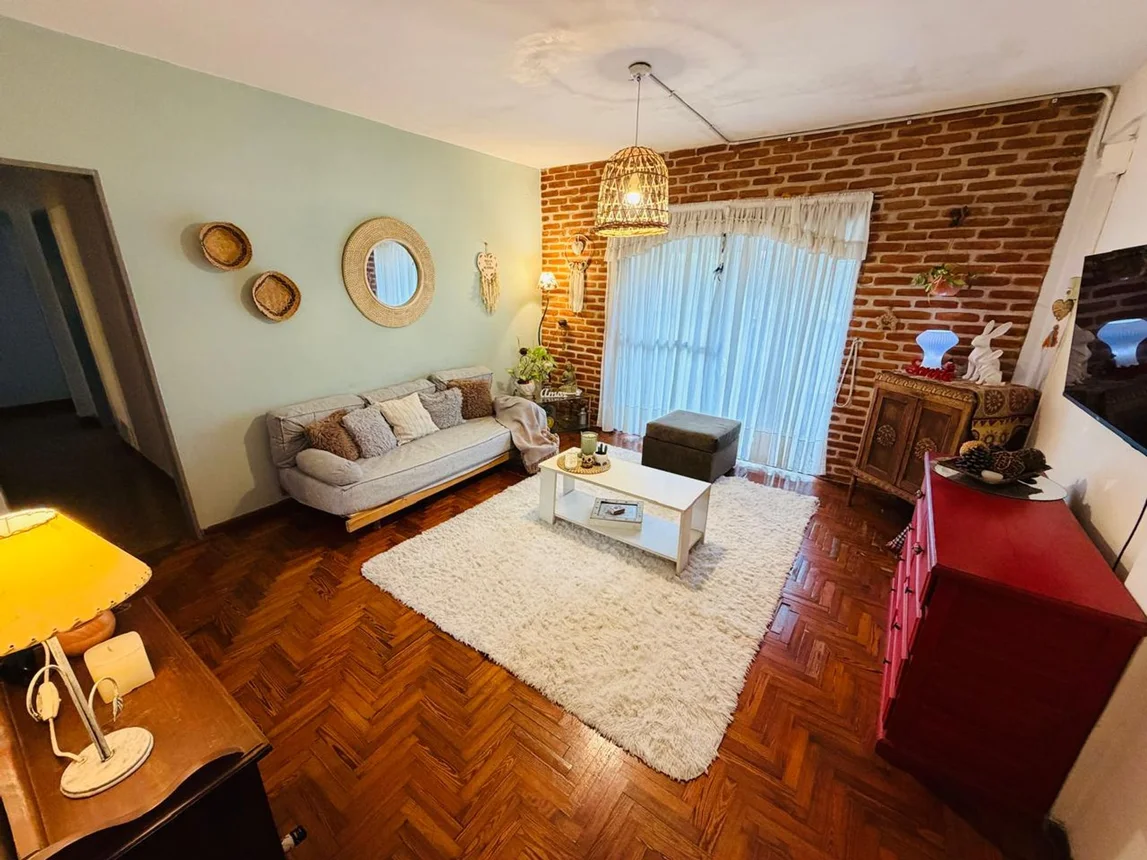 Departamento en venta en Adrogué, Frías 1700