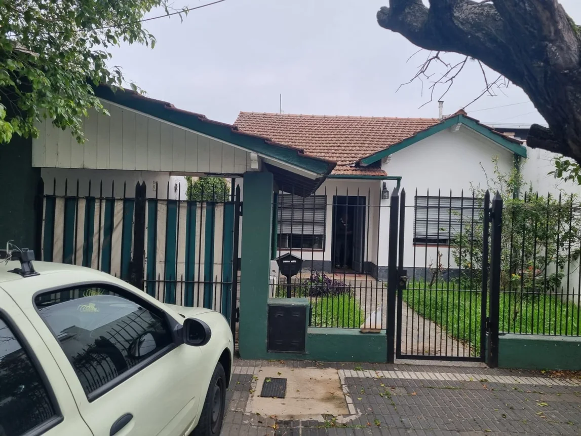 Casa de 3 ambientes en venta en Banfield, Aráoz 1100, foto 2