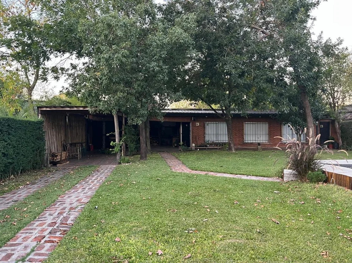 Casa en venta en Manuel Alberti, Golf Club Junin 2300