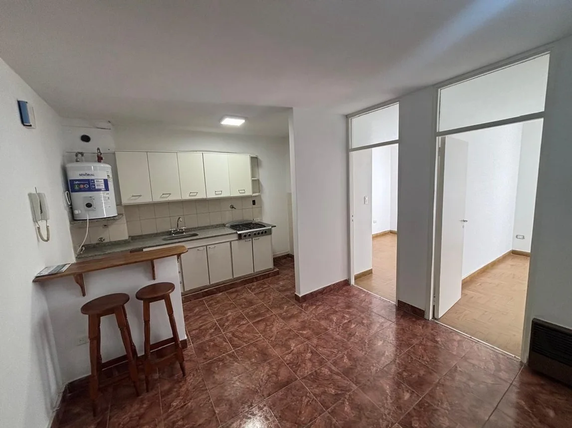 Departamento de 3 ambientes en venta en Ramos Mejía, Mármol 700
